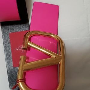 Meet your Posher, Dee